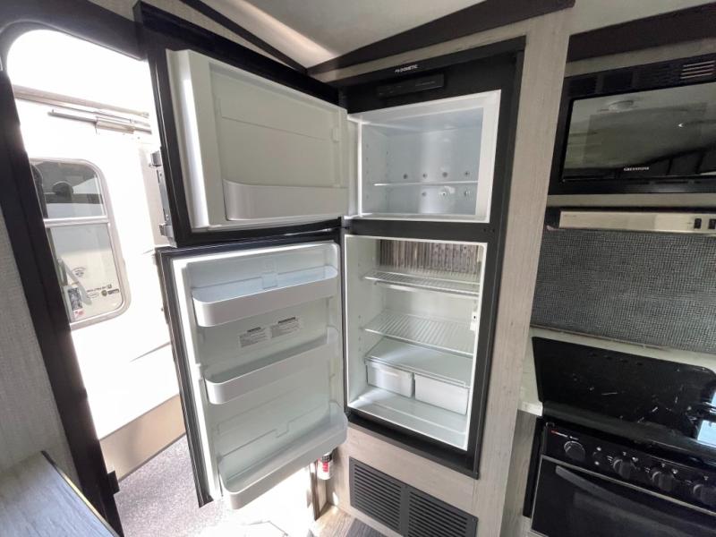 2021 Fleetwood Mallard M25, $ 22,990