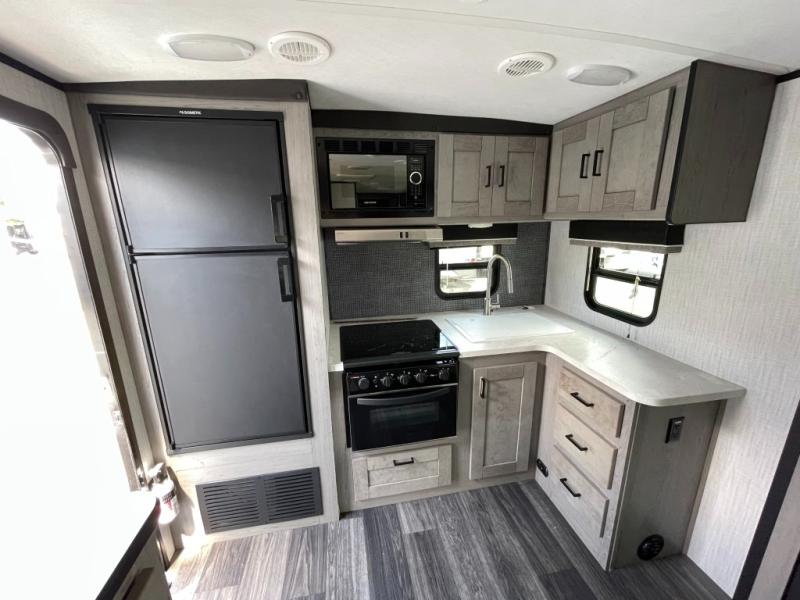 2021 Fleetwood Mallard M25, $ 22,990