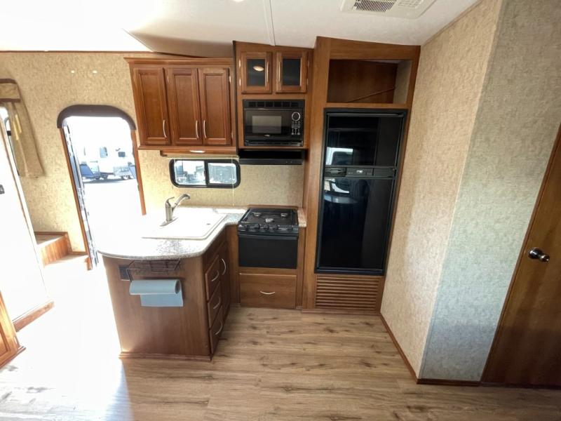 2017 Prime Time Manufacturing Crusader 30BH, $ 24,990