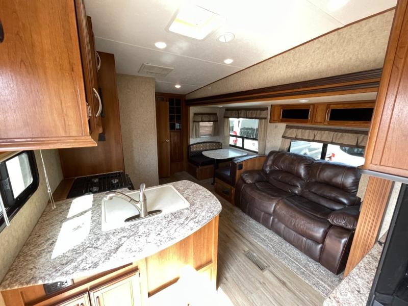 2017 Prime Time Manufacturing Crusader 30BH, $ 24,990
