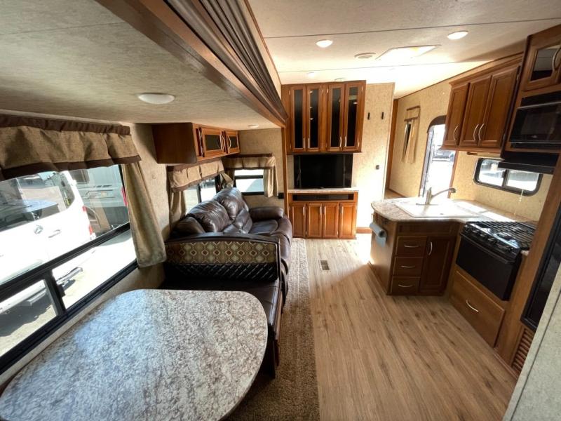 2017 Prime Time Manufacturing Crusader 30BH, $ 24,990