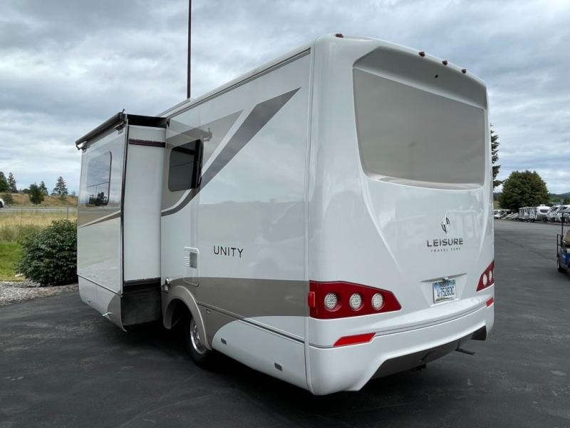 2015 Leisure Travel Vans Unity U24MB, $ 109,990
