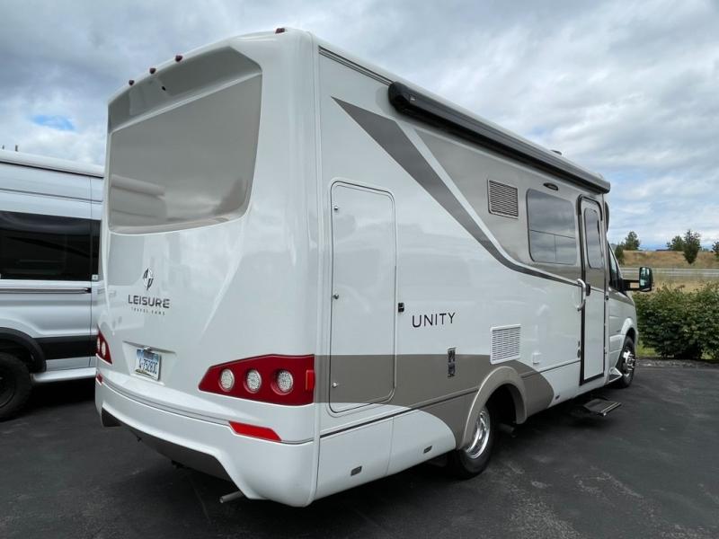 2015 Leisure Travel Vans Unity U24MB, $ 109,990