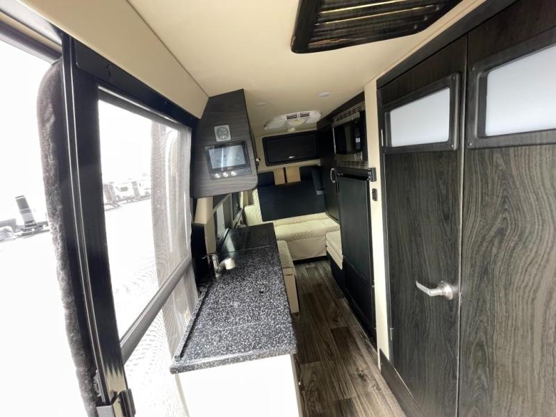 2021 American Coach Passage MD2 Lounge 170 STD, $ 99,990
