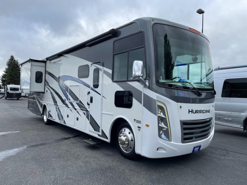 2023 Thor Motor Coach Hurricane 35M, $ 119,998