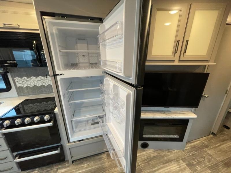 2023 Thor Motor Coach Hurricane 35M, $ 119,998