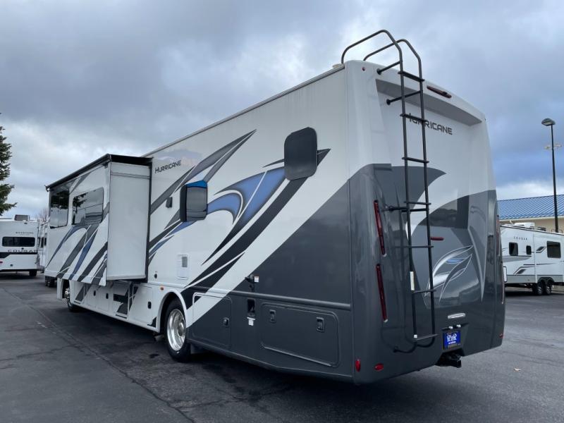 2023 Thor Motor Coach Hurricane 35M, $ 119,998