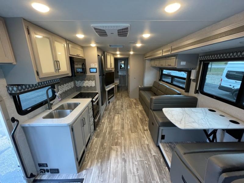 2023 Thor Motor Coach Hurricane 35M, $ 119,998