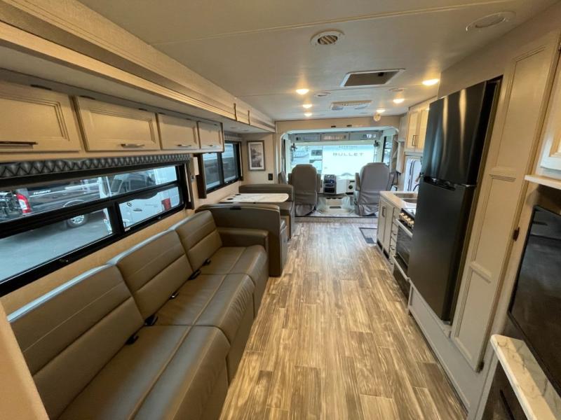2023 Thor Motor Coach Hurricane 35M, $ 119,998