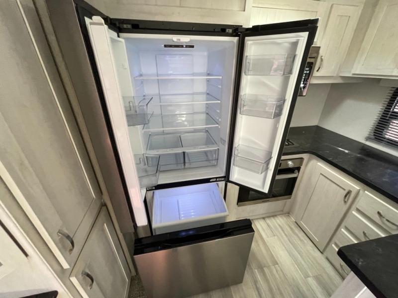 2022 Prime Time Manufacturing Lacrosse 3411RK, $ 39,990