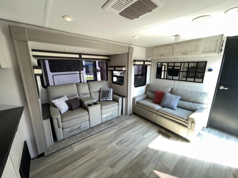 2022 Prime Time Manufacturing Lacrosse 3411RK, $ 39,990