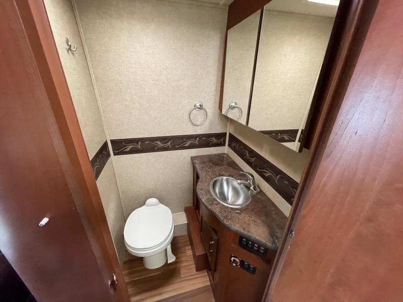 2015 Jayco Melbourne 29D, $ 69,990