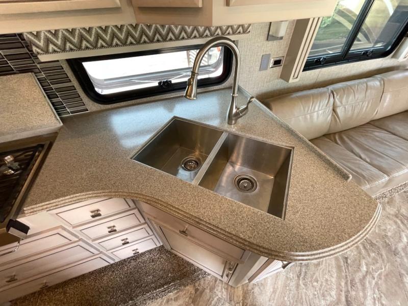 2020 Newmar Canyon Star 3513, $ 139,990