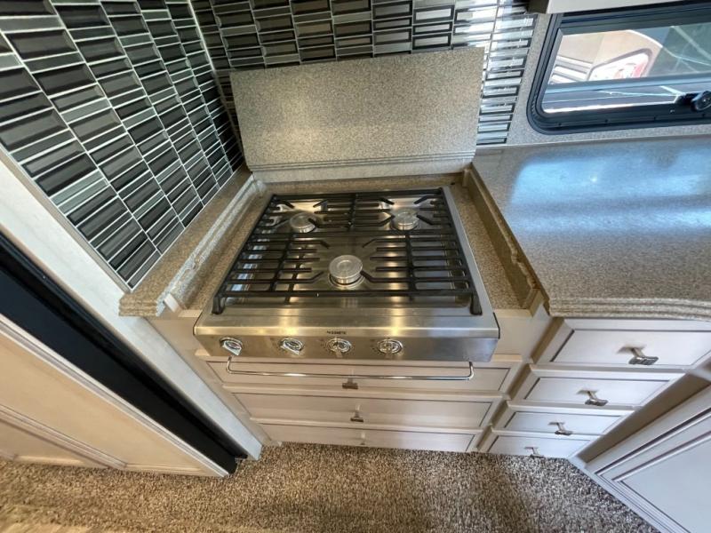 2020 Newmar Canyon Star 3513, $ 139,990