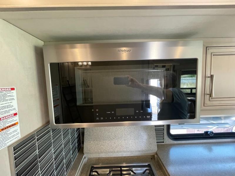 2020 Newmar Canyon Star 3513, $ 139,990