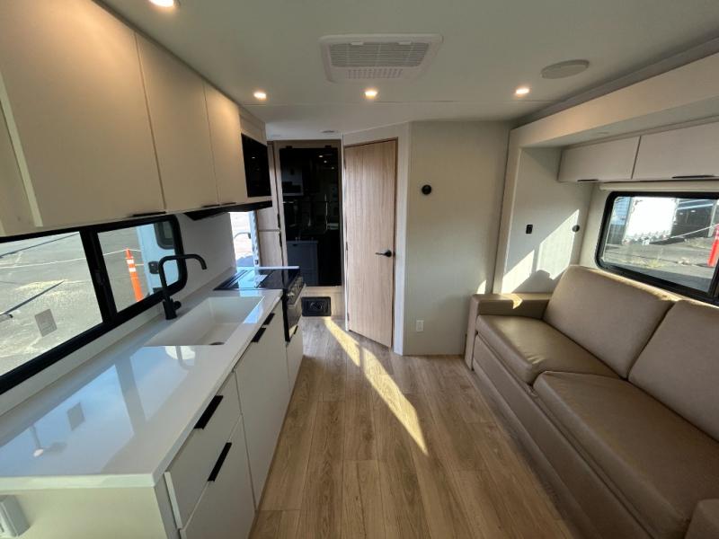 2026 Winnebago Thrive 18FBS, $ 36,990