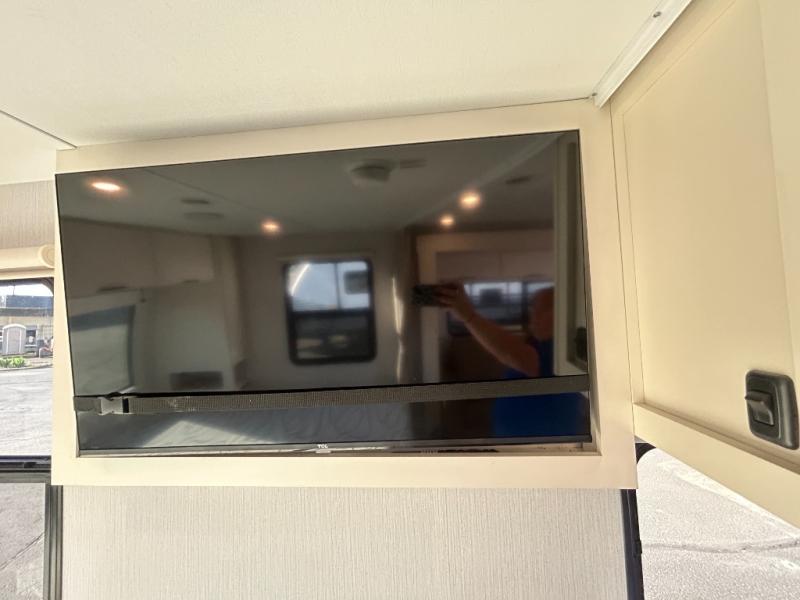 2026 Winnebago Thrive 18FBS, $ 36,990