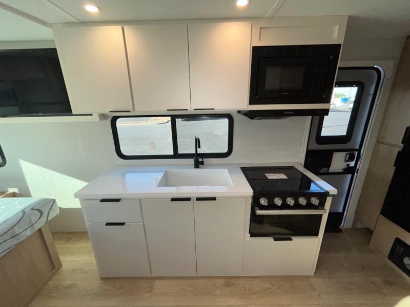 2026 Winnebago Thrive 18FBS, $ 36,990