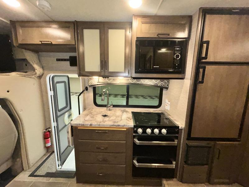 2021 Thor Motor Coach Chateau 22B, $ 62,990