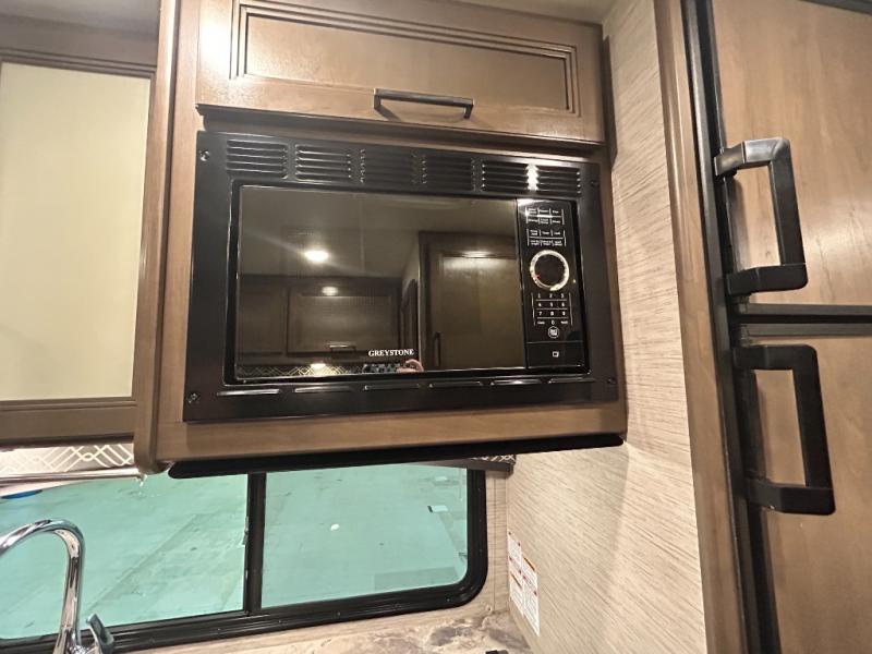2021 Thor Motor Coach Chateau 22B, $ 62,990