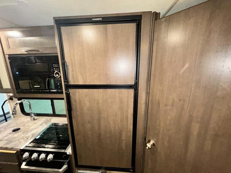 2021 Thor Motor Coach Chateau 22B, $ 62,990