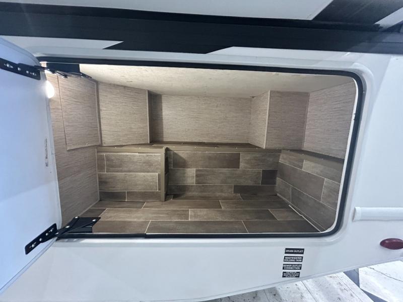 2021 Thor Motor Coach Chateau 22B, $ 62,990