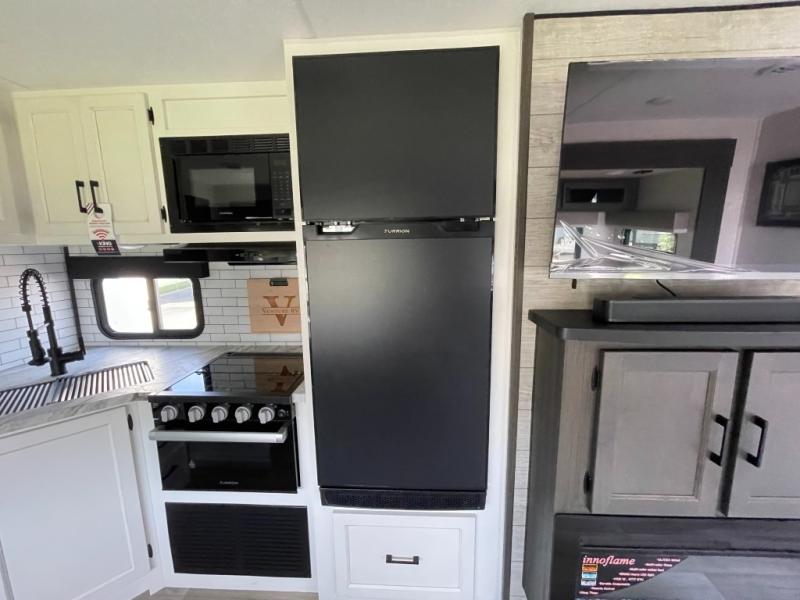 2025 Venture SportTrek ST292VBH, $ 49,990