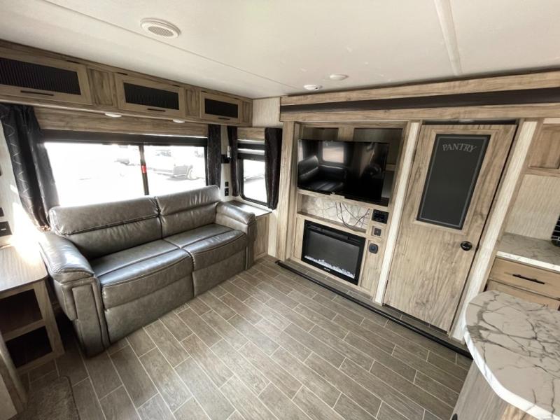 2021 Forest River Cherokee Alpha Wolf 26RL-L, $ 29,990