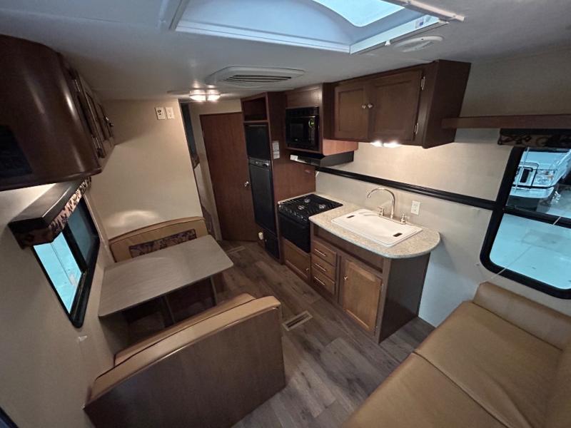 2015 Dutchmen Aspen Trail 2710BH, $ 18,990