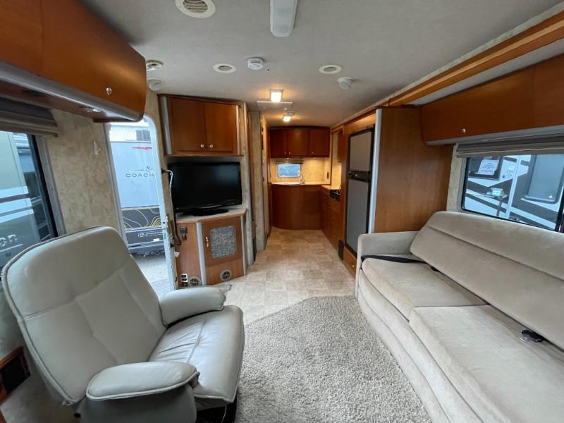 2009 Itasca Navion 24A, $ 57,998