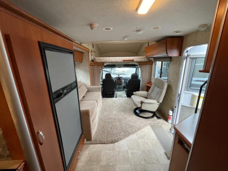 2009 Itasca Navion 24A, $ 57,998