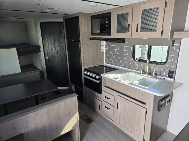 2021 Keystone Hideout (Travel Trailer - West) 25BH, $ 18,998