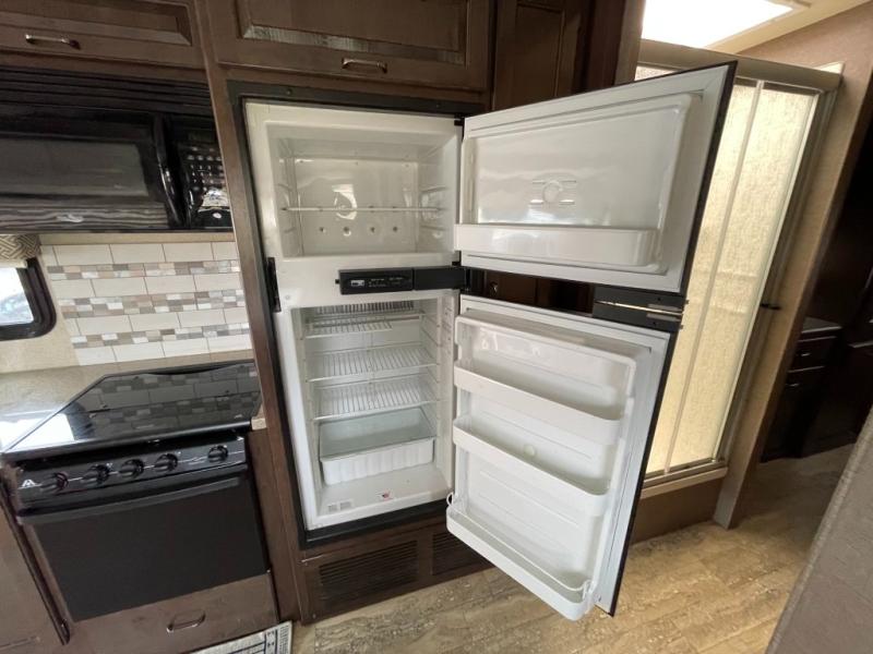 2018 Thor Motor Coach Hurricane 31S, $ 69,990