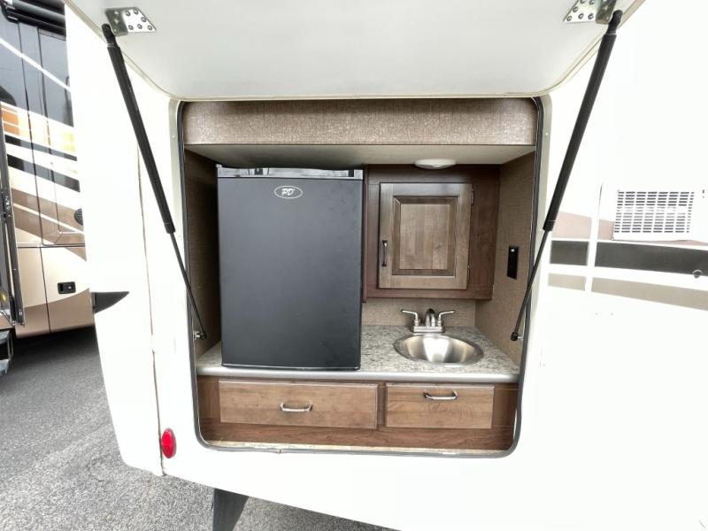 2018 Thor Motor Coach Hurricane 31S, $ 69,990