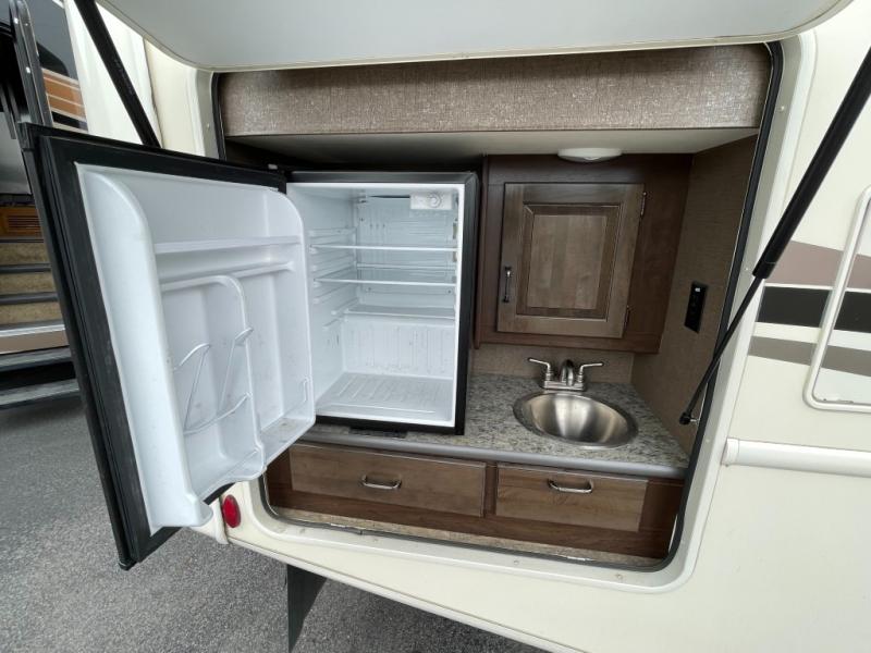 2018 Thor Motor Coach Hurricane 31S, $ 69,990