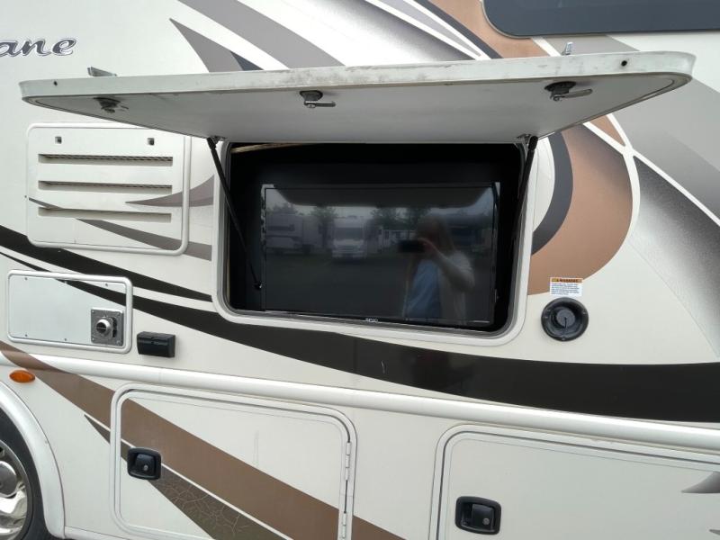 2018 Thor Motor Coach Hurricane 31S, $ 69,990