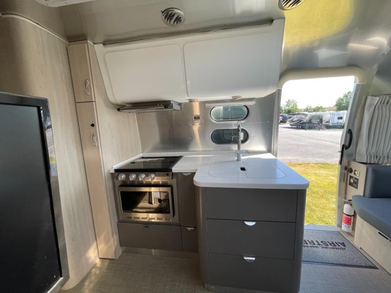 2024 Airstream Globetrotter 25FB, $ 99,990