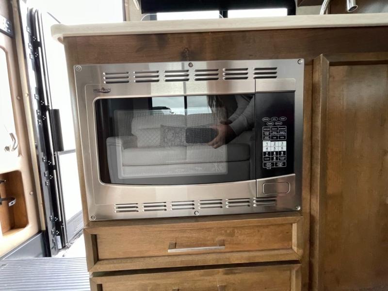 2019 Tiffin Motorhomes Wayfarer 24 FW, $ 99,990