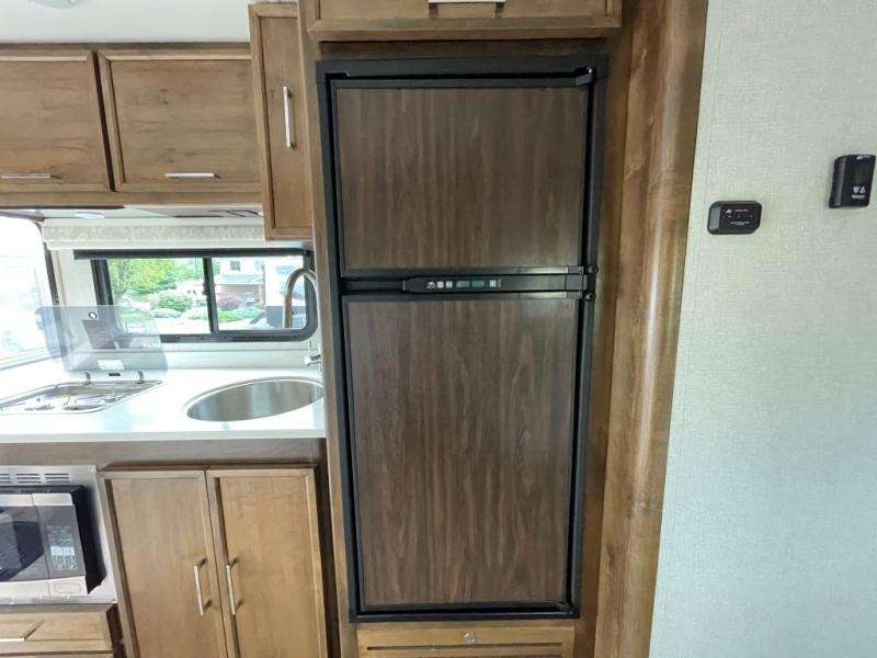 2019 Tiffin Motorhomes Wayfarer 24 FW, $ 99,990