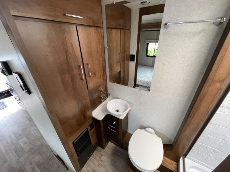 2019 Tiffin Motorhomes Wayfarer 24 FW, $ 99,990