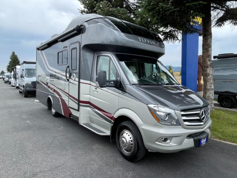2019 Tiffin Motorhomes Wayfarer 24 FW, $ 99,990