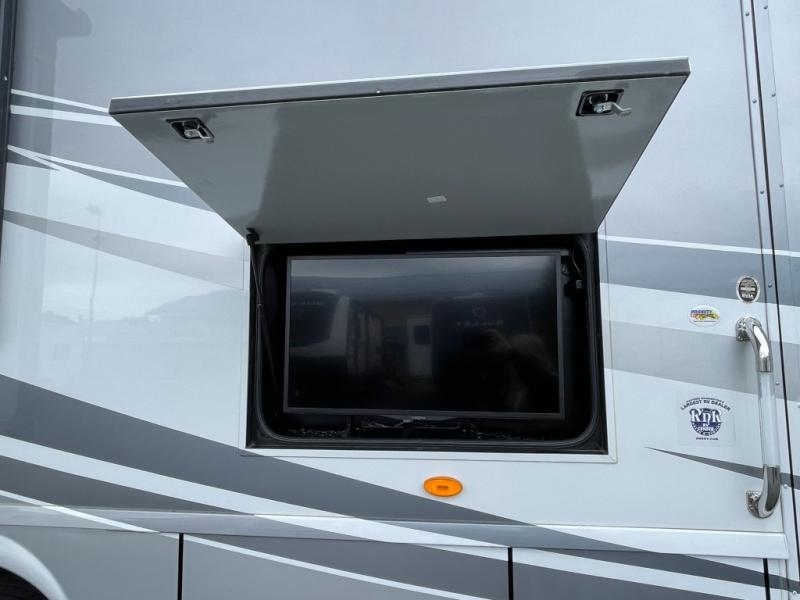 2015 Itasca Suncruiser® 35P, $ 99,990