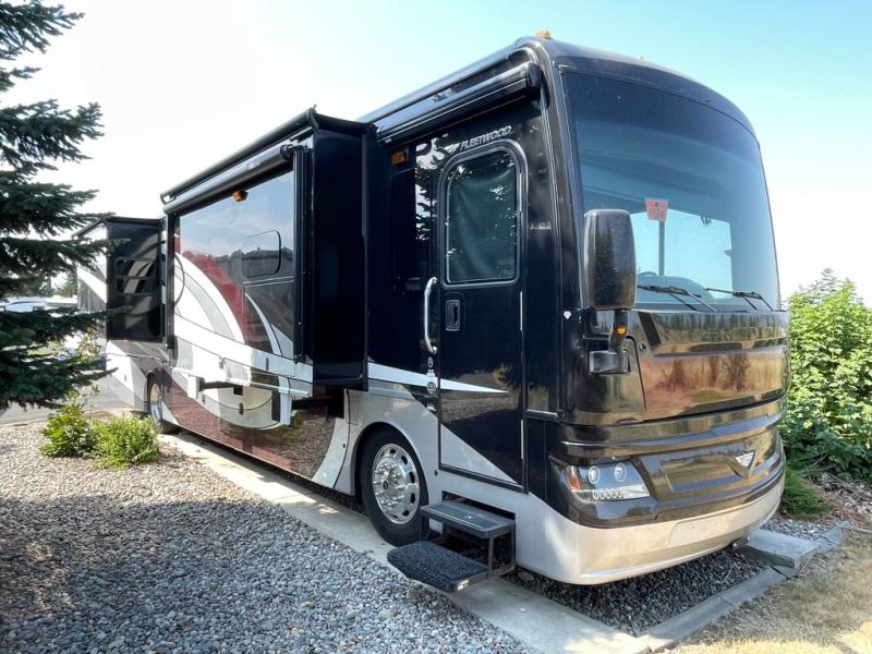 2018 Fleetwood Pace Arrow® LXE 38K, $ 149,990