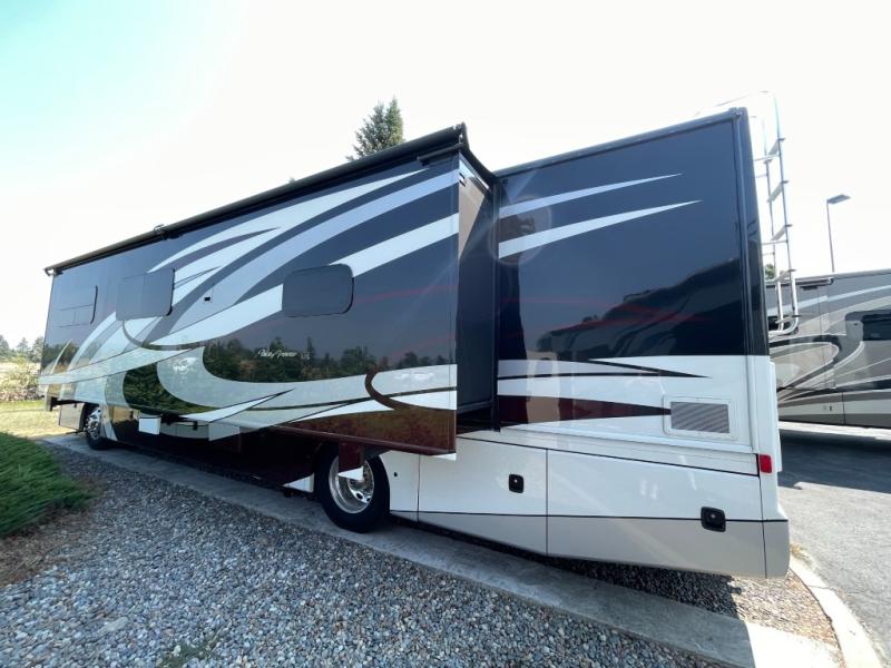 2018 Fleetwood Pace Arrow® LXE 38K, $ 149,990