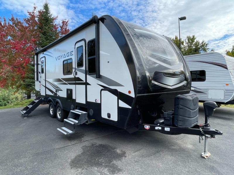 2022 Winnebago Voyage V2427RB, $ 29,998