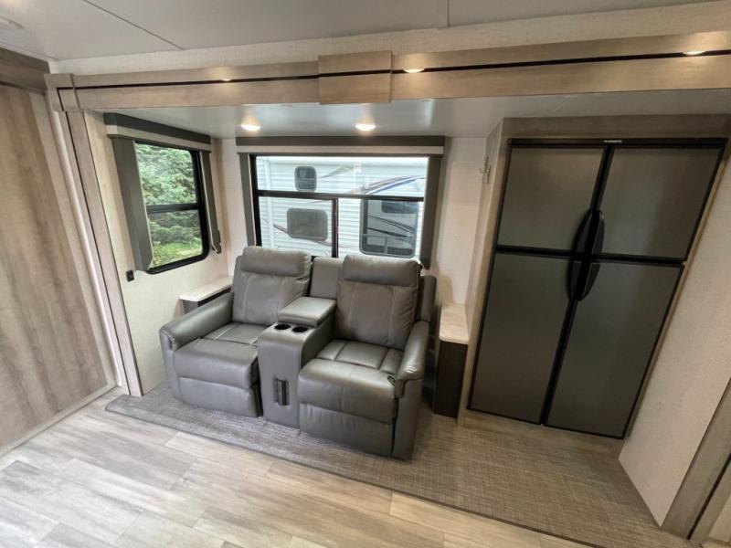 2022 Winnebago Voyage V2427RB, $ 29,998