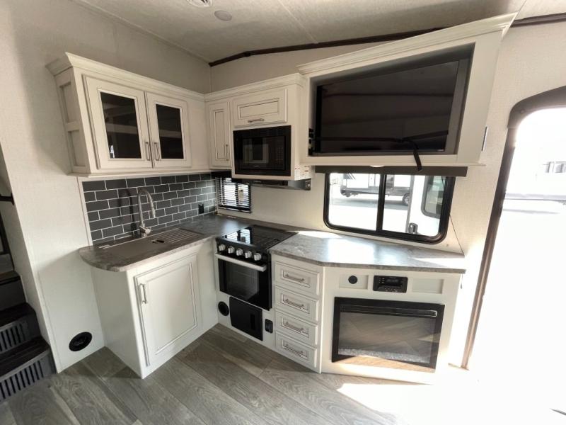 2024 Keystone Cougar Half-Ton (Fifth Wheel) 24RDS, $ 44,990