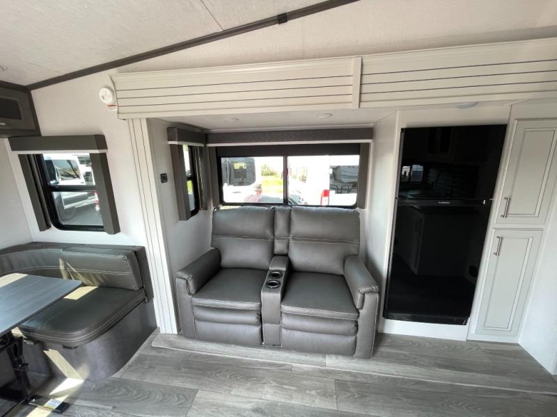 2024 Keystone Cougar Half-Ton (Fifth Wheel) 24RDS, $ 44,990