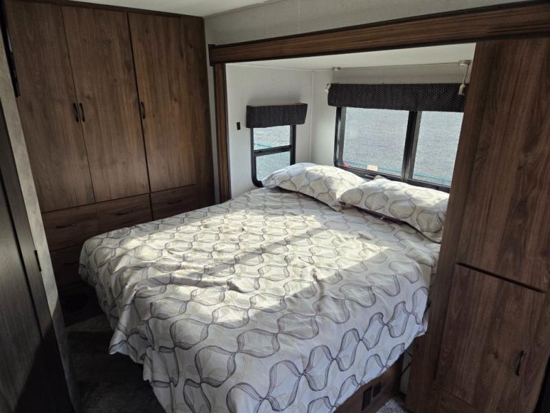 2020 Forest River Forester 2401B MBS, $ 79,998