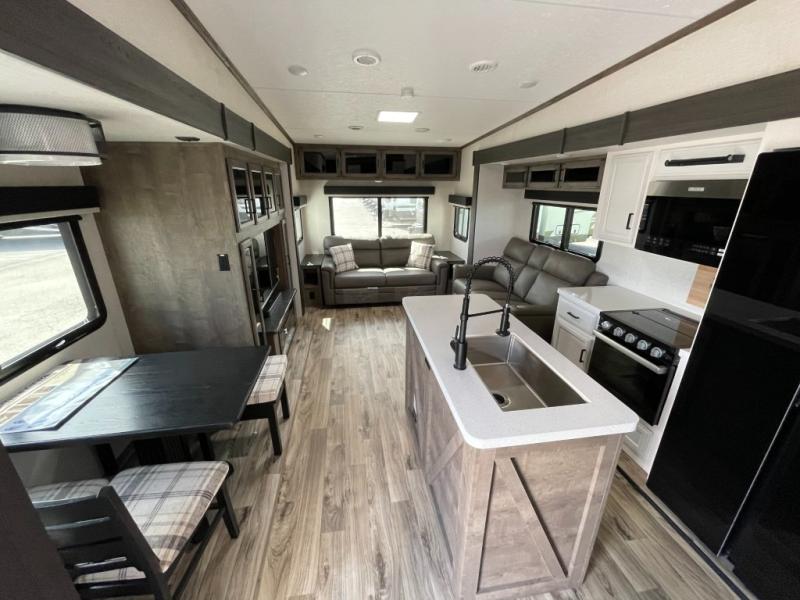 2024 Venture SportTrek 5 Touring Edition STTF353VI, $ 69,990